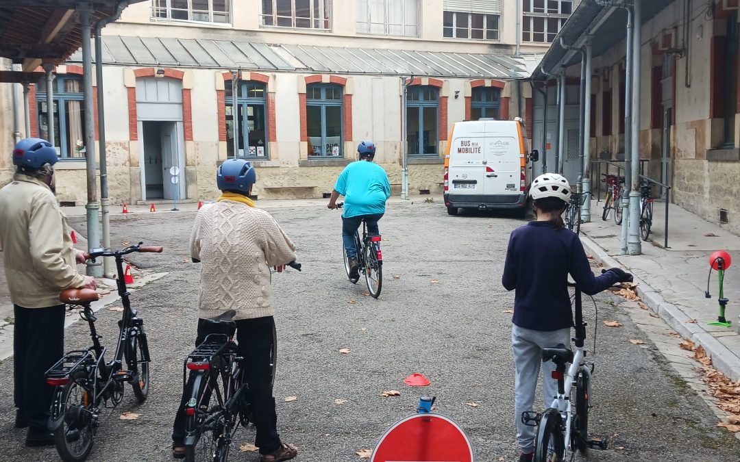 La vélo-école adulte permanente reprend à Crest !
