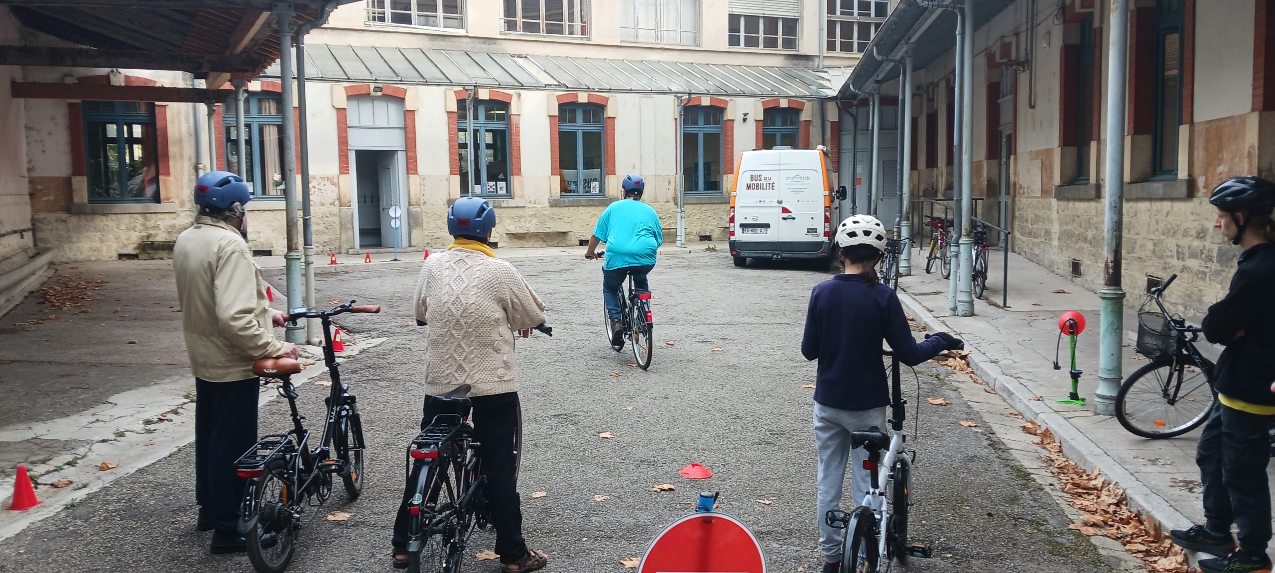La vélo-école adulte permanente reprend à Crest !